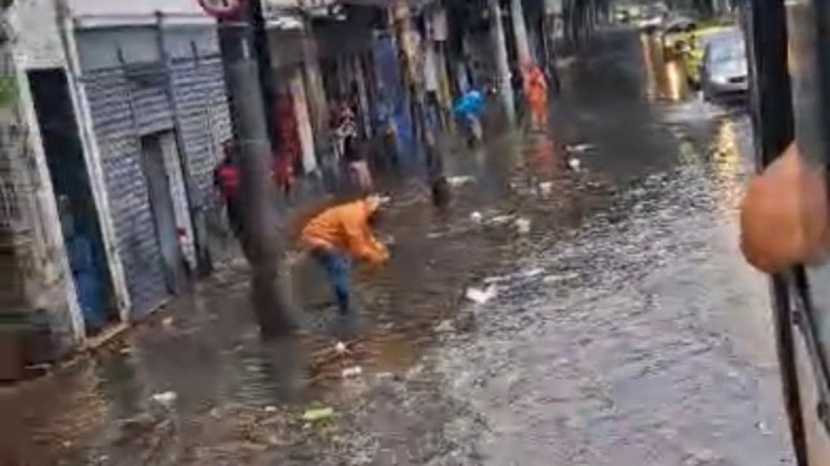 Após chuva e bolsões d'água, Rio entra em estágio 2 de alerta