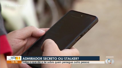 Saiba qual é a diferença entre admirador secreto e stalker