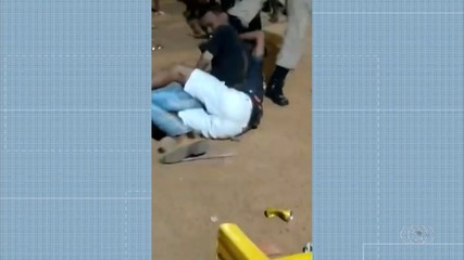 Homem desmaia após levar chute de Policial Militar