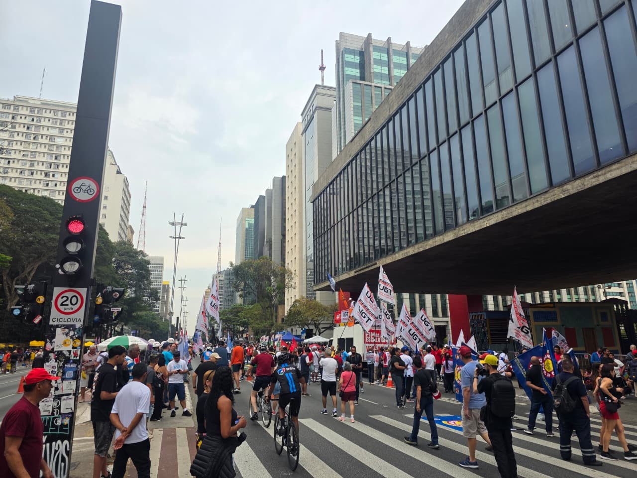 Confusão entre manifestante e adolescente em protesto na Avenida Paulista termina na delegacia