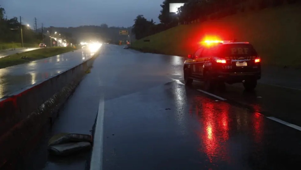 Alagamento na BR-470 em Blumenau — Foto: Patrick Rodrigues/NSC