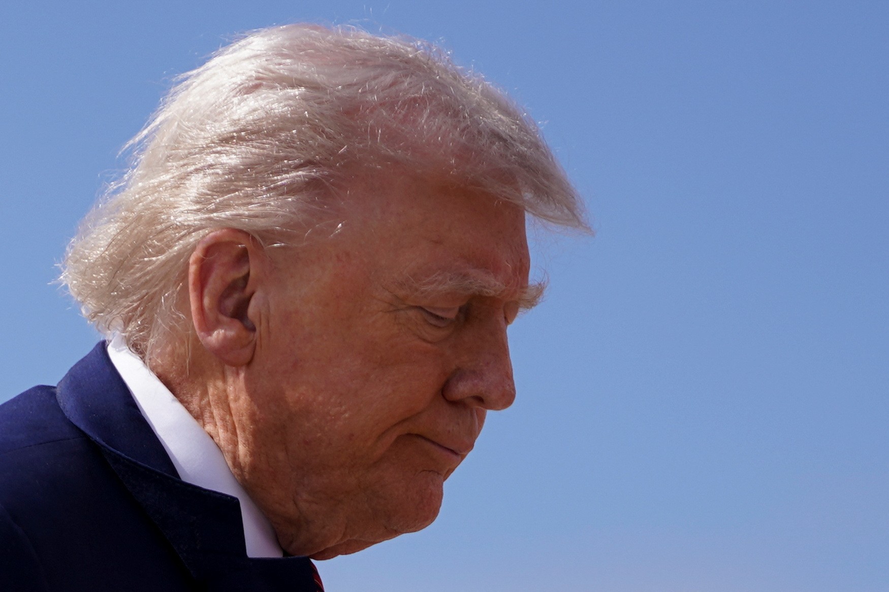 Trump diz que quer uma  lista de estudantes estrangeiros de Harvard