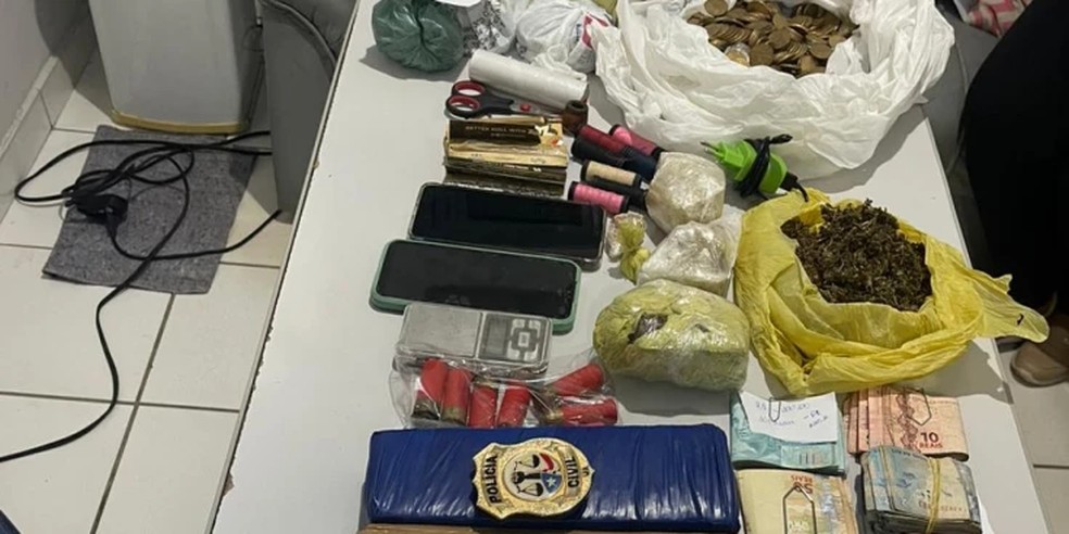 A Polícia Civil do Maranhão (PC-MA) realizou, na manhã da dessa quinta-feira (7), uma operação de busca e apreensão de armas e munições em Santa Inês, a 247 km de São Luís. A ação visava prender um homem investigado por tentativa de homicídio contra sua ex-companheira. — Foto: Divulgação/ PC-MA