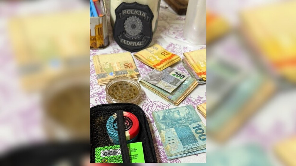 Valores em esp&eacute;cie foram apreendidos e ser&atilde;o contabilizados &mdash; Foto: Pol&iacute;cia Federal/Divulga&ccedil;&atilde;o