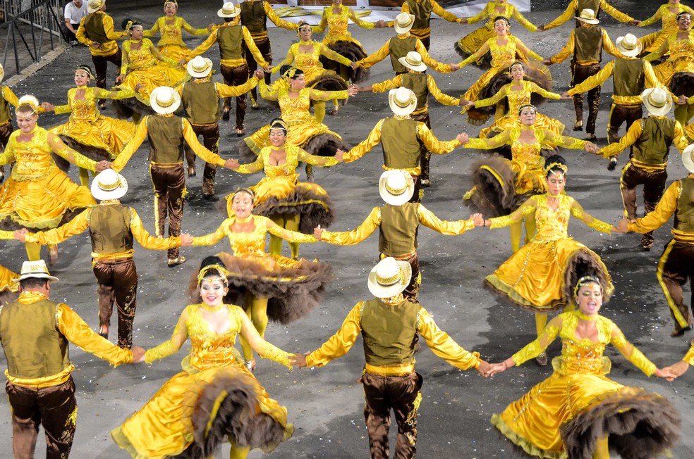 Quadrilha junina no São João do Recife — Foto: Luciano Ferreira/PCR/ARQUIVO