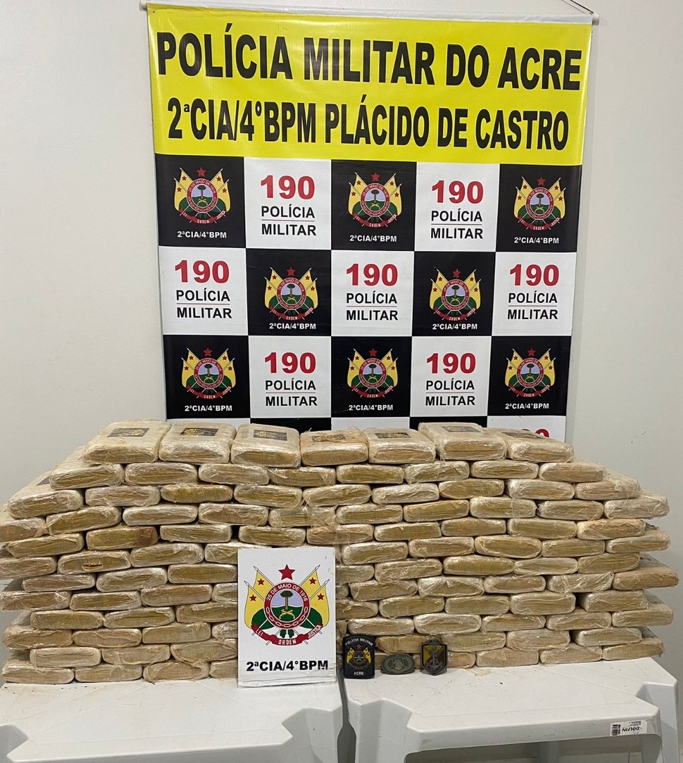 Ao todo, foram apreendidos 116 quilos de maconha — Foto: Arquivo/4º Batalhão da PM-AC