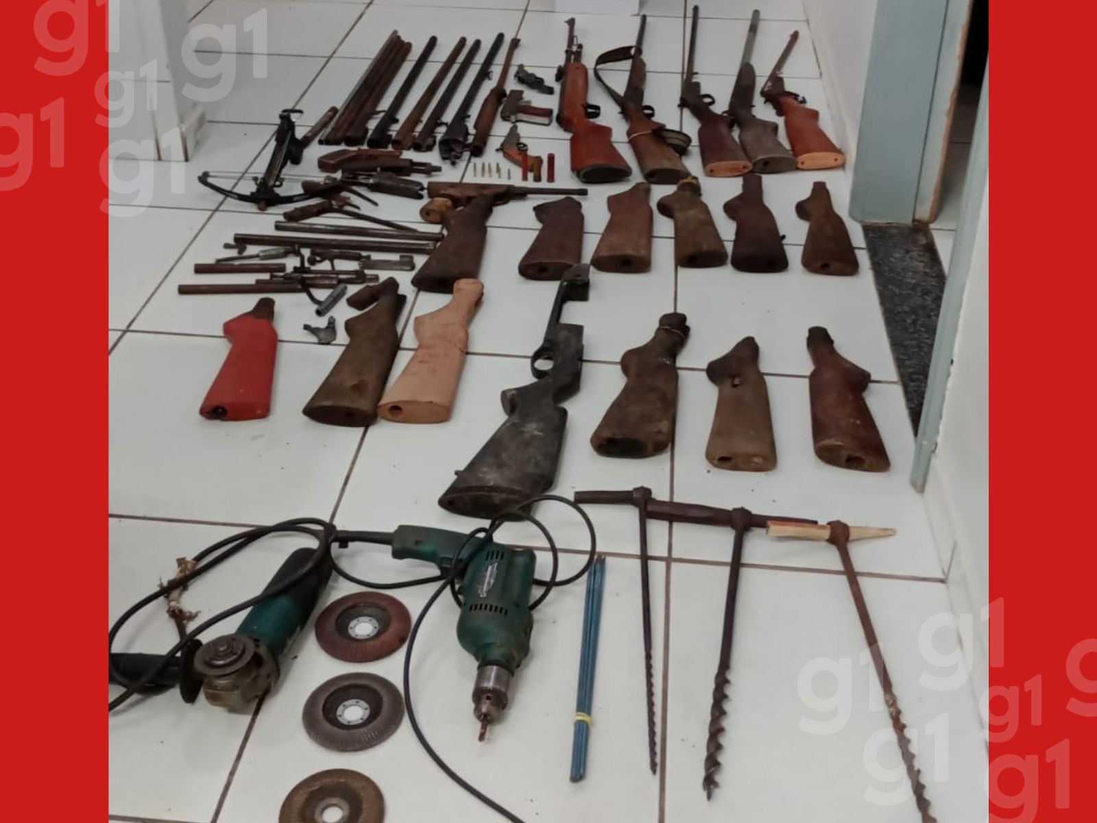 Idoso é preso suspeito de utilizar oficina como fabrica clandestina de armas no Acre