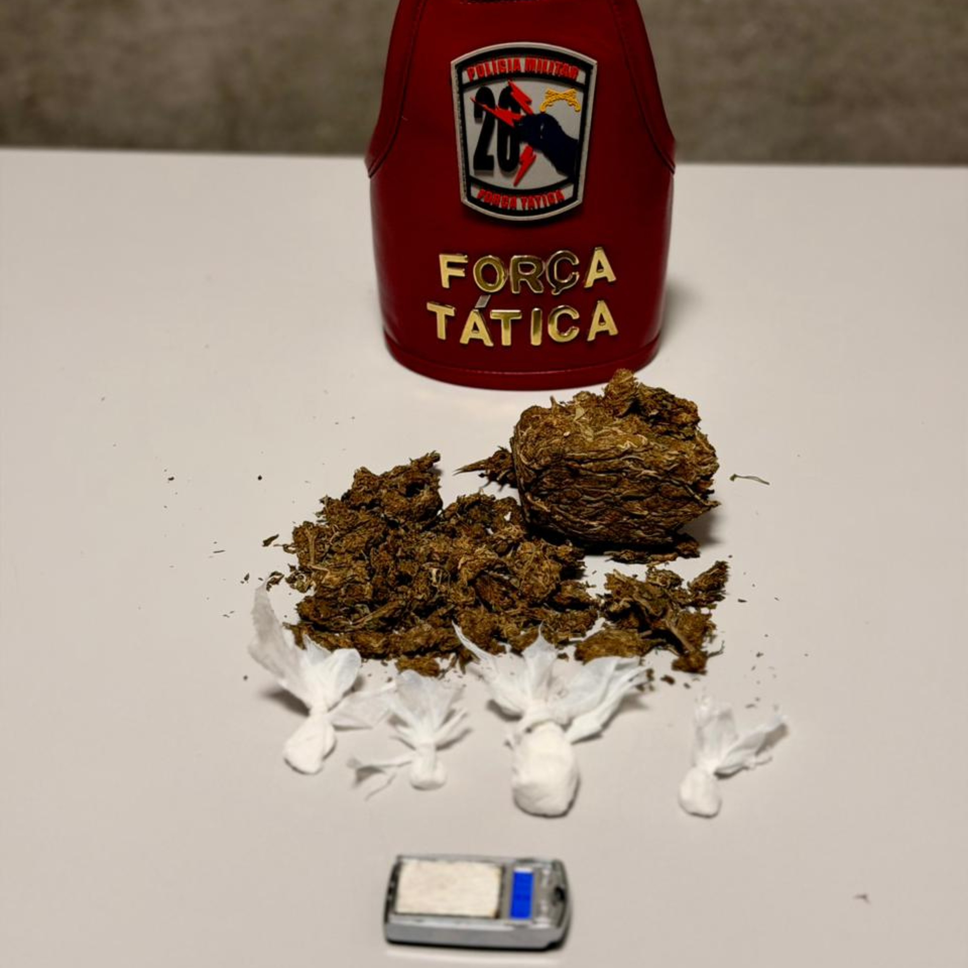Mulher denuncia marido por tráfico de drogas à polícia após ser agredida em Roraima