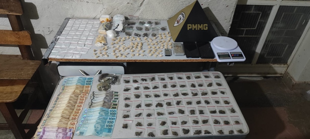 Homem tenta fugir da PM, mas é preso com drogas e mais de R$ 2,8 mil em Montes Claros