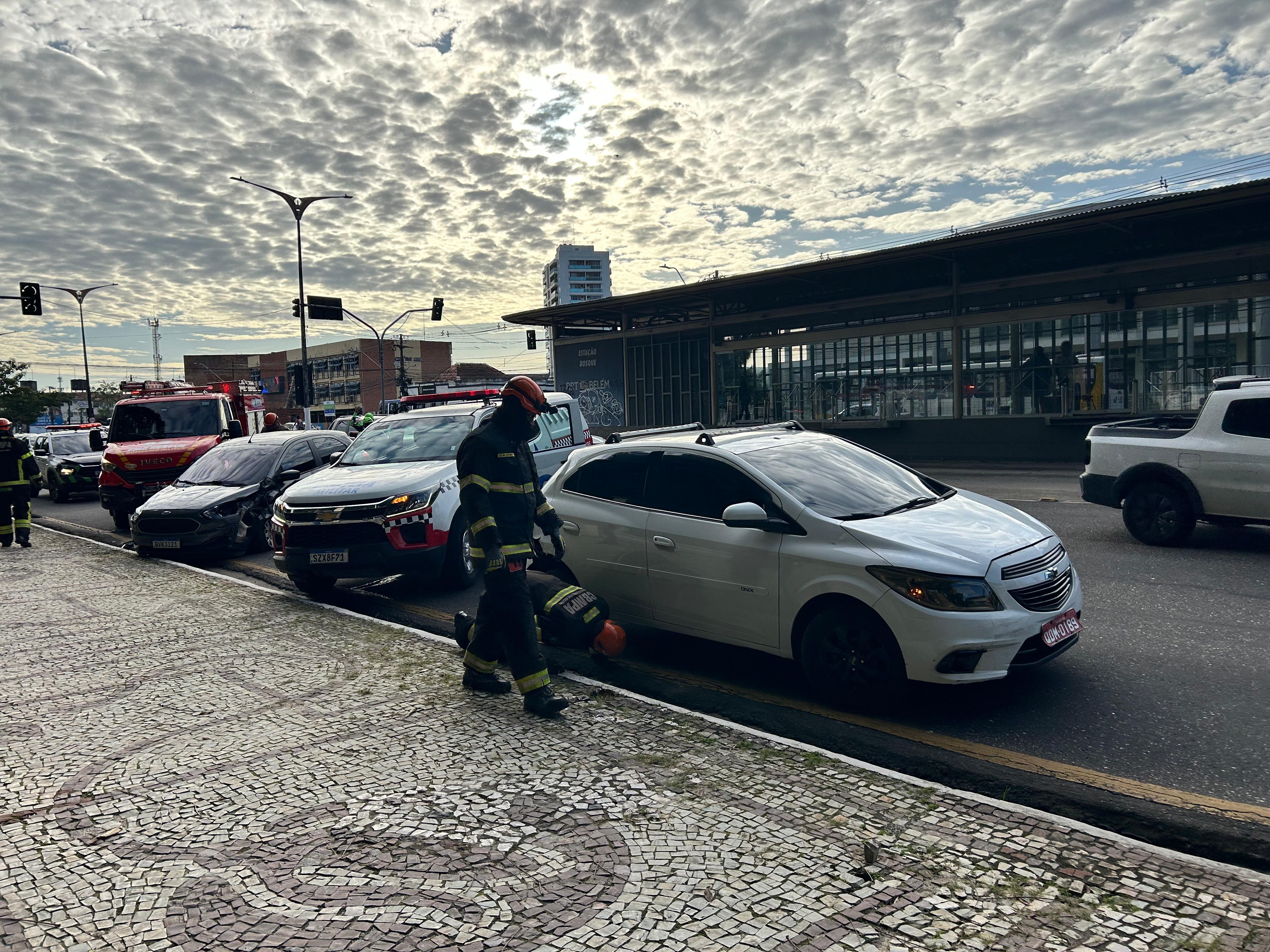 Acidente na av. Almirante Barroso deixa trânsito lento em horário de pico em Belém