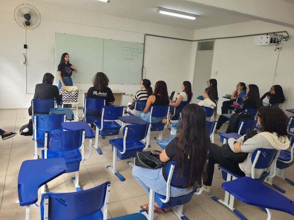 Alunas do projeto Mulheres na Computa��o se ajudam na vida profissional � Foto: Arquivo Pessoal/Luciana Gomes
