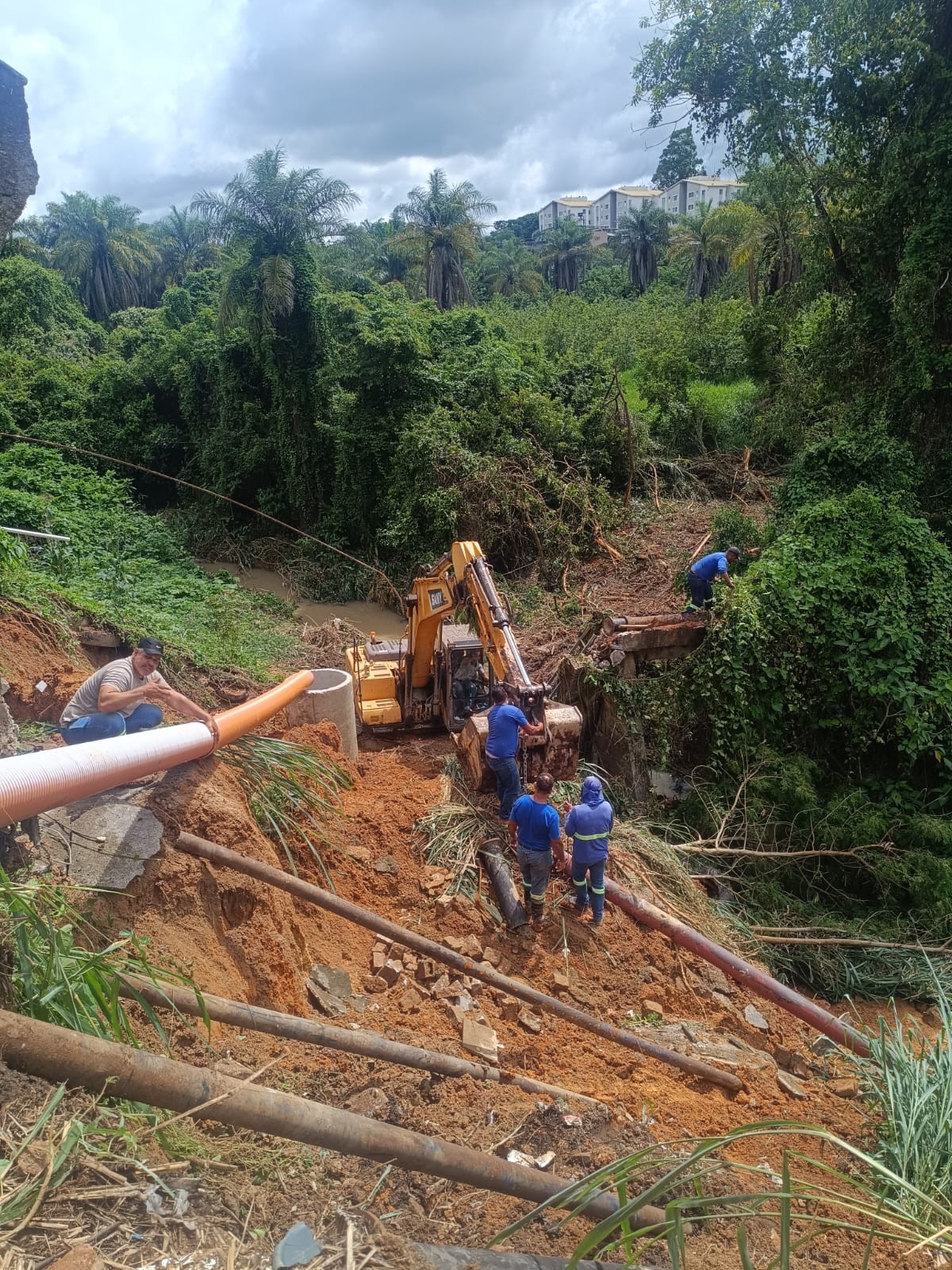 Após fortes chuvas, adutora é reparada e abastecimento de água começa a normalizar em Formiga
