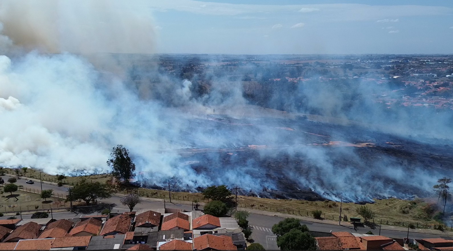 Incêndio em área de mata mobiliza Corpo de Bombeiros em Cerquilho