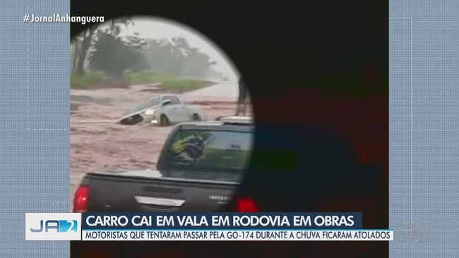 Avião de cantor sertanejo que fez pouso de emergência pegou fogo assim que ele se afastou: ‘Fogo logo subiu’