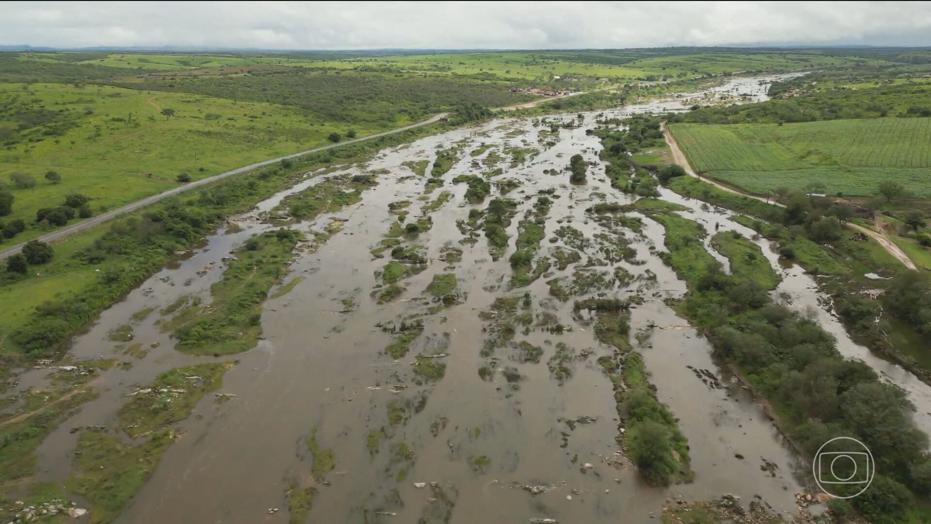 No Sertão nordestino, chuvas põem fim aos meses de seca e trazem de volta o verde às plantações