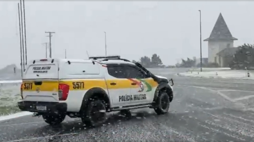 Serra do Rio do Rastro coberta de neve