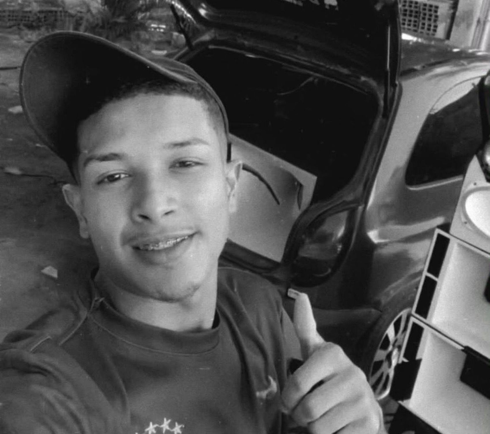 Jovem morre após veículo bater de frente com caminhão na BR-101 em Santa Luzia do Itanhy