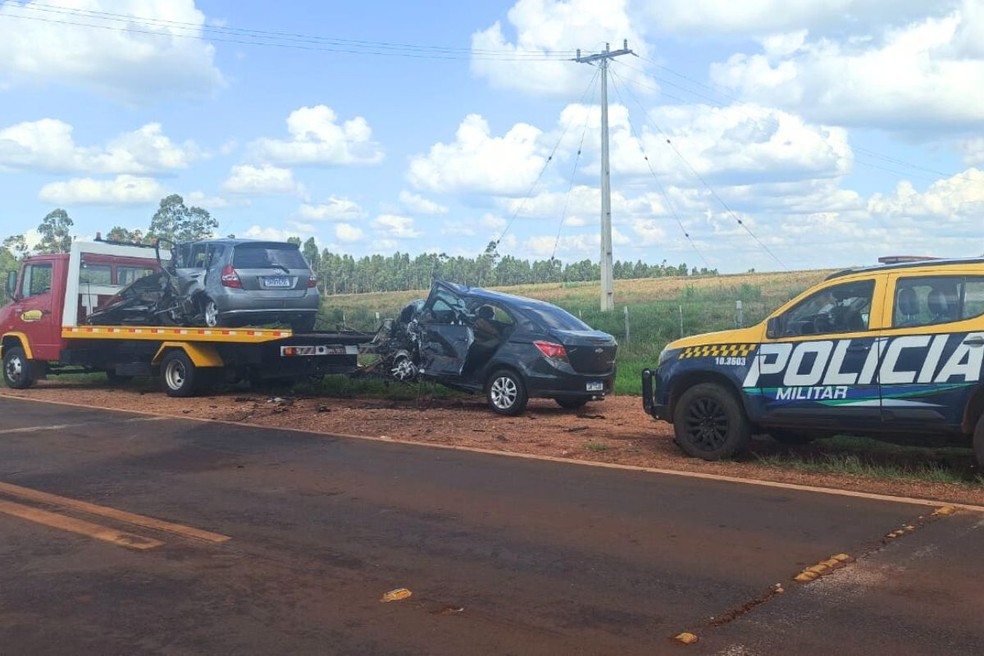 Três pessoas morreram em acidente na MS-164 — Foto: PMR