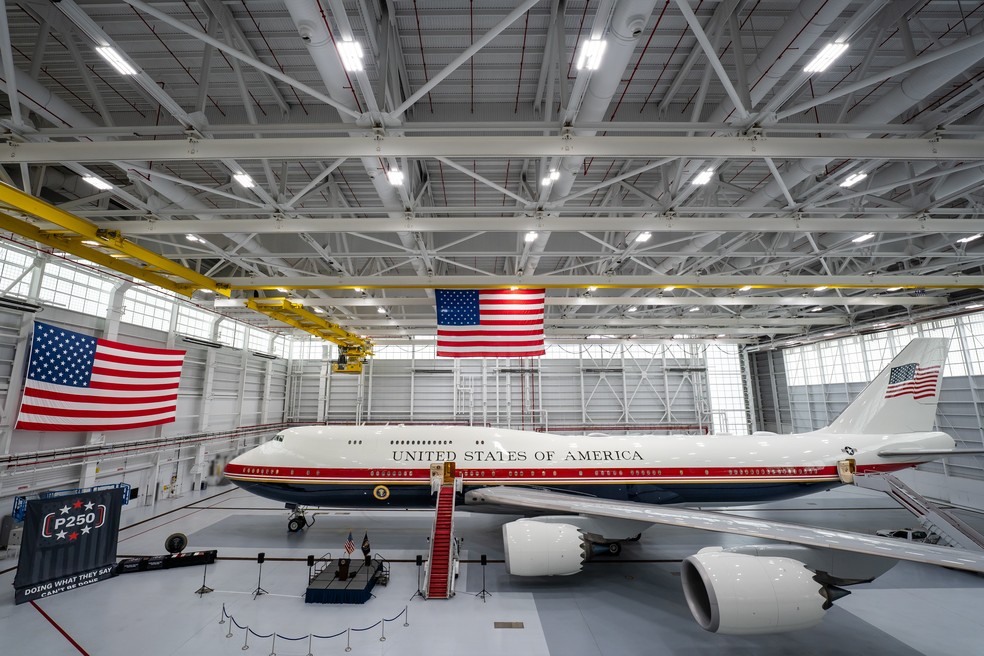 Avião VC-25B Bridge, da Força Aérea dos Estados Unidos, na base aérea Andrews após ser entregue ao governo Trump em 19 de junho de 2026. — Foto: Divulgação/Força Aérea dos EUA