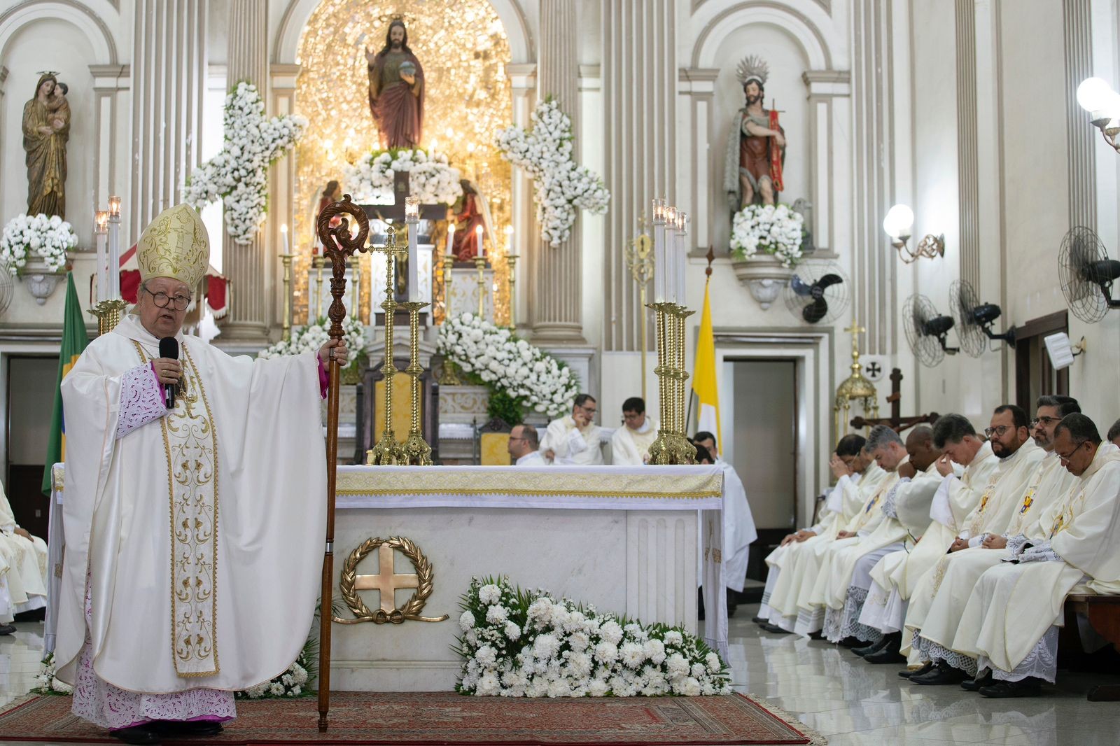 Dia do Padroeiro de Campos é celebrado com missa solene 