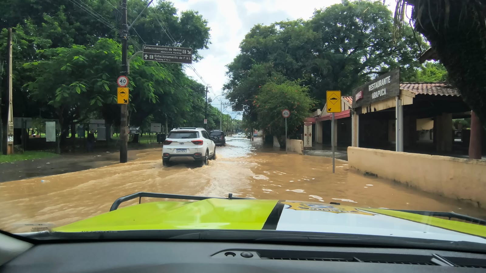 Rio Piracicaba transborda após atingir 4,91 metros e Defesa Civil monitora pontos de risco; Horto de Tupi é fechado