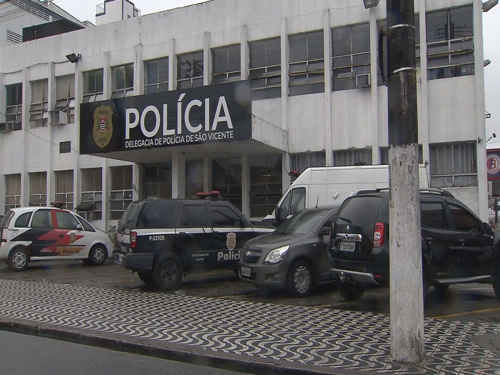 Caso foi registrado na Delegacia Sede de São Vicente. — Foto: Reprodução/TV Tribuna