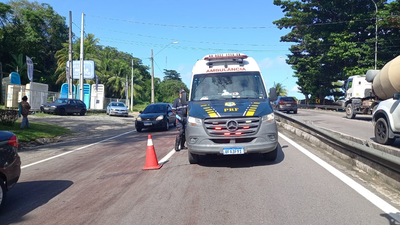 Motociclista morre em acidente na BR-230 quando levava mãe ao trabalho, em João Pessoa