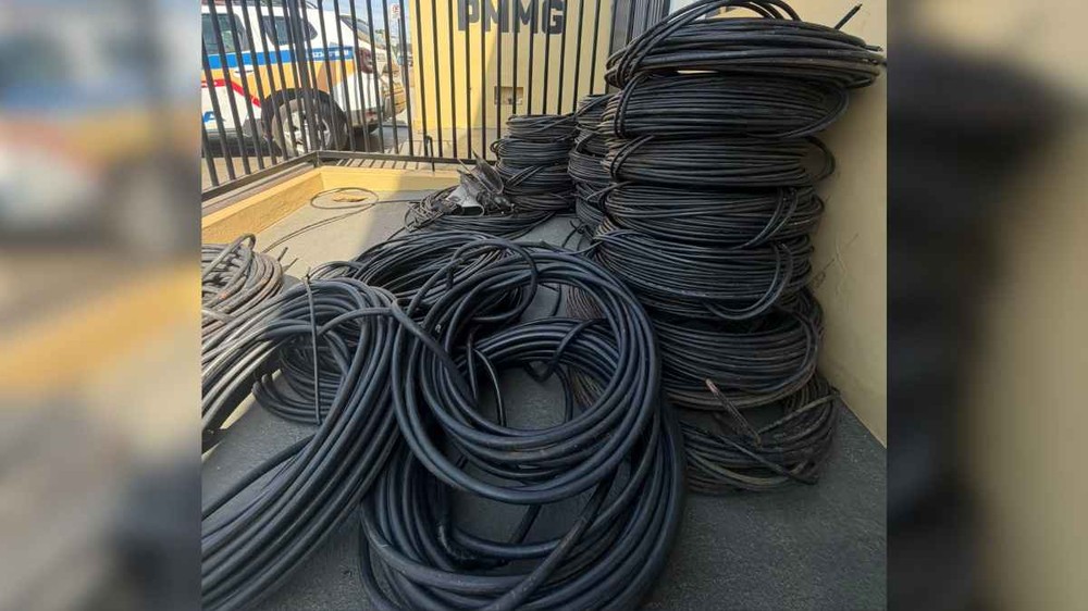 Quatro são presos por furto de mais de 5 km de cabos telefônicos em MG