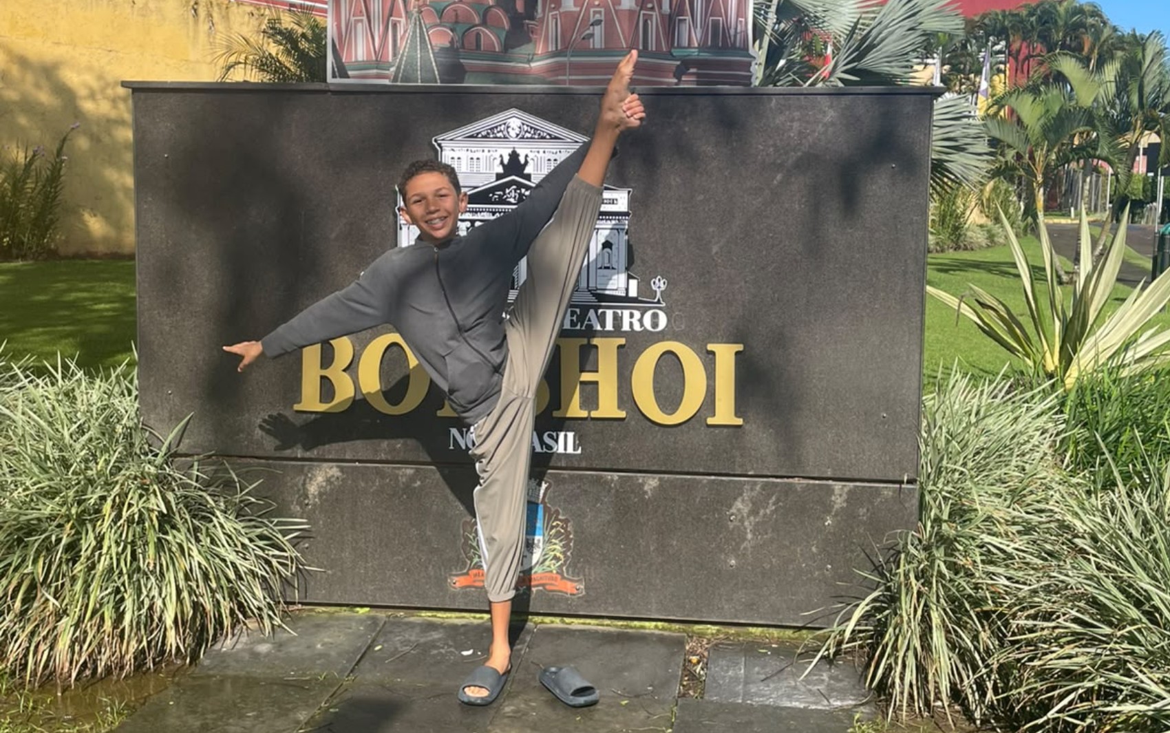 Menino de 11 anos do sertão baiano é aprovado no Bolshoi após pesquisar seleção por conta própria