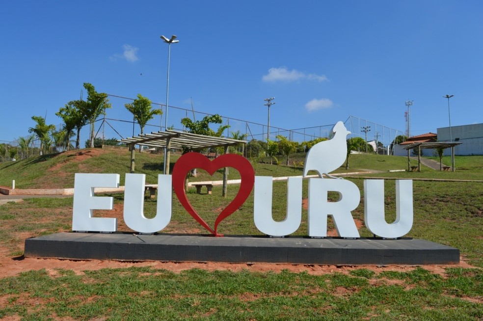 26 de 29
Pra&ccedil;a Matriz de Uru recebe concurso de fantasias e show com a Banda Jat Show &mdash; Foto: Prefeitura de Uru