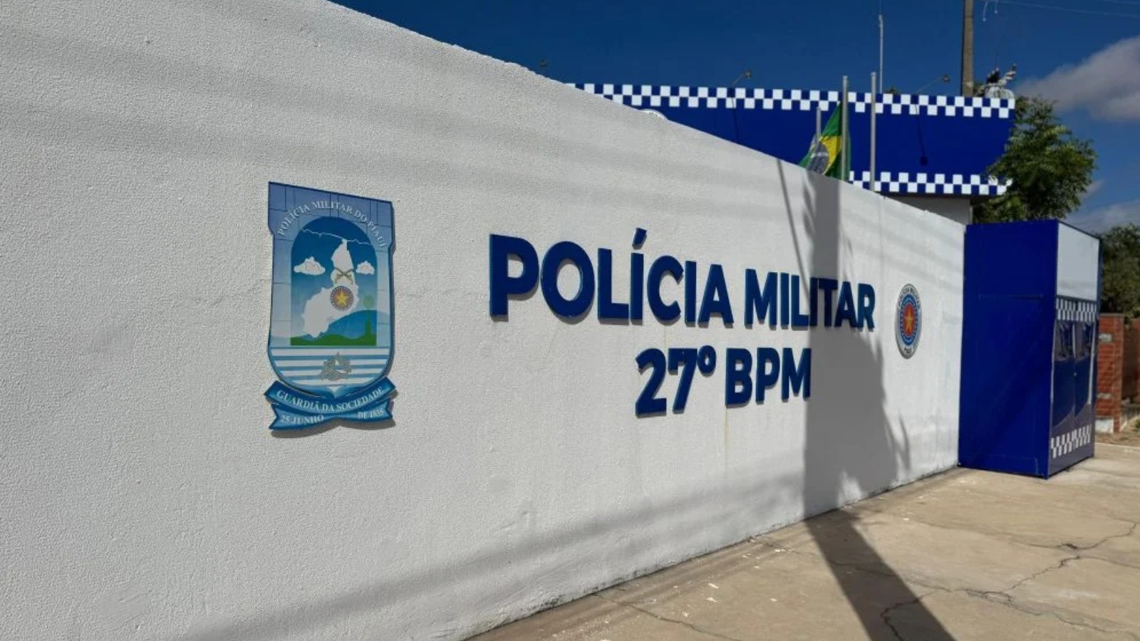 Soldado da PM ameaça ex-companheira e foge após perseguição no litoral do Piauí