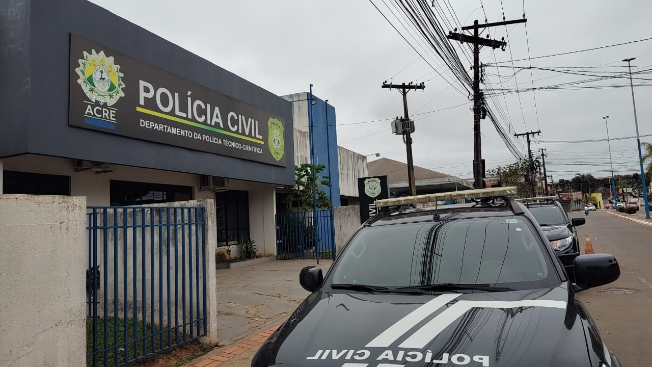 Motorista de 42 anos é encontrado morto dentro de caminhão em Rio Branco; causa é investigada