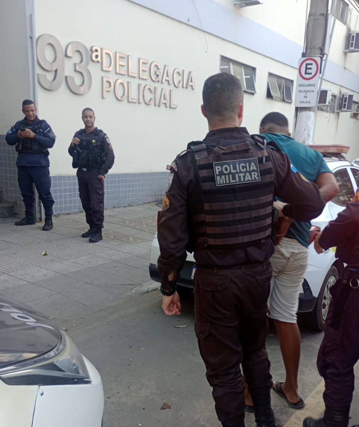 Homem é preso por suspeita de tráfico de drogas em Volta Redonda 