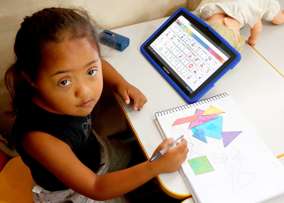 Itanhaém testa plataforma de comunicação para alunos com deficiência — Foto: Prefeitura de Itanhaém
