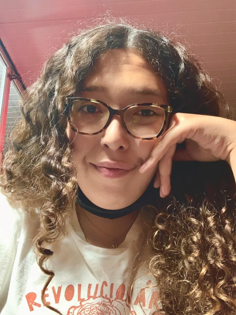 'Sou mulher com DNA masculino': jovem com cromossomo XY viraliza ao narrar descoberta intersexo