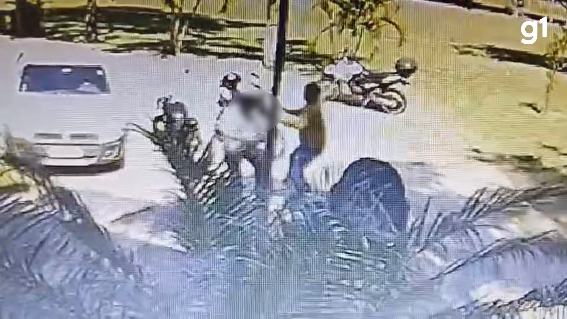 VÍDEO: homem agride funcionária da Ufes de forma repentina em Vitória