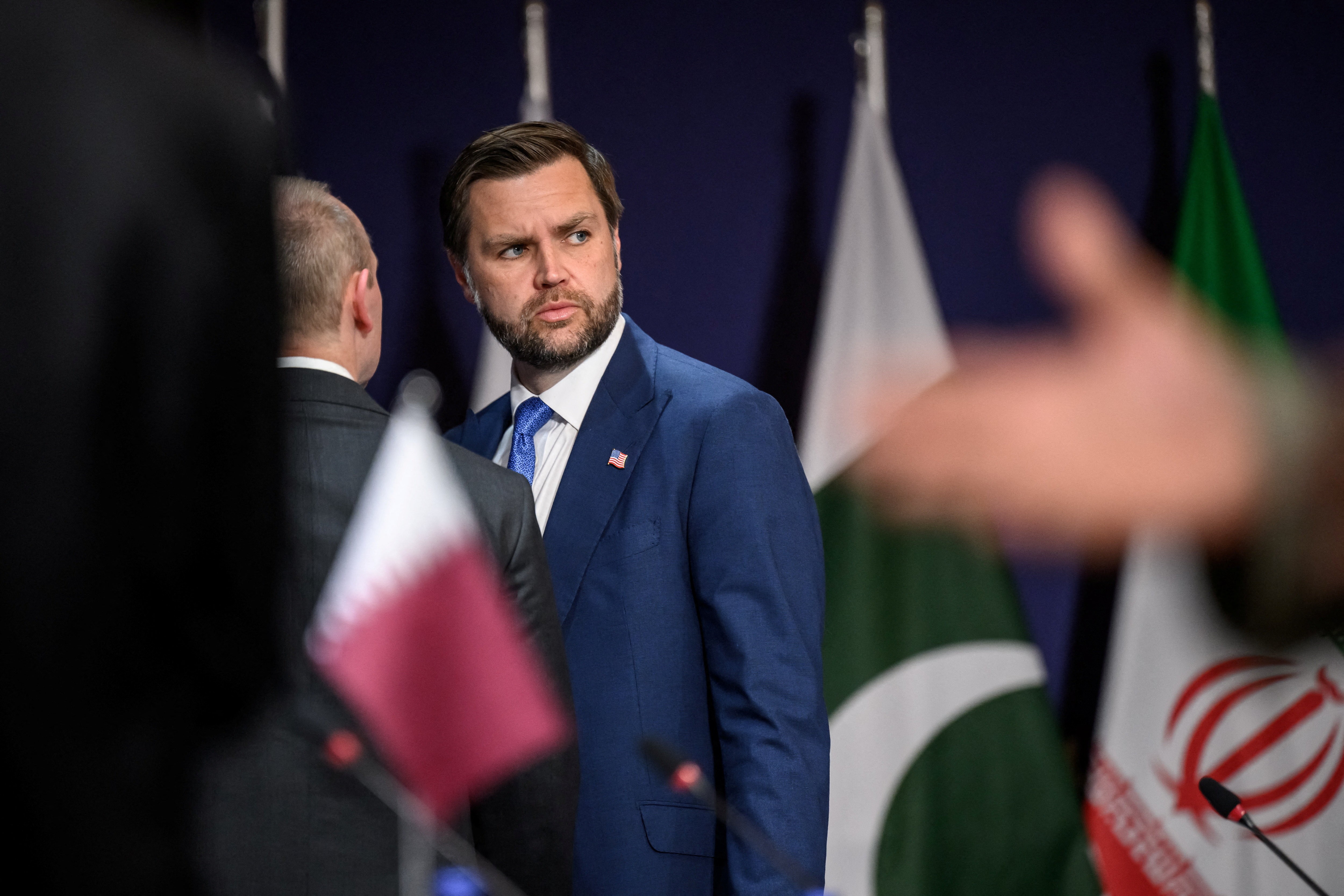 Vice de Trump diz ver um futuro juntos e em paz com o Irã e fala em 'virar a página'
