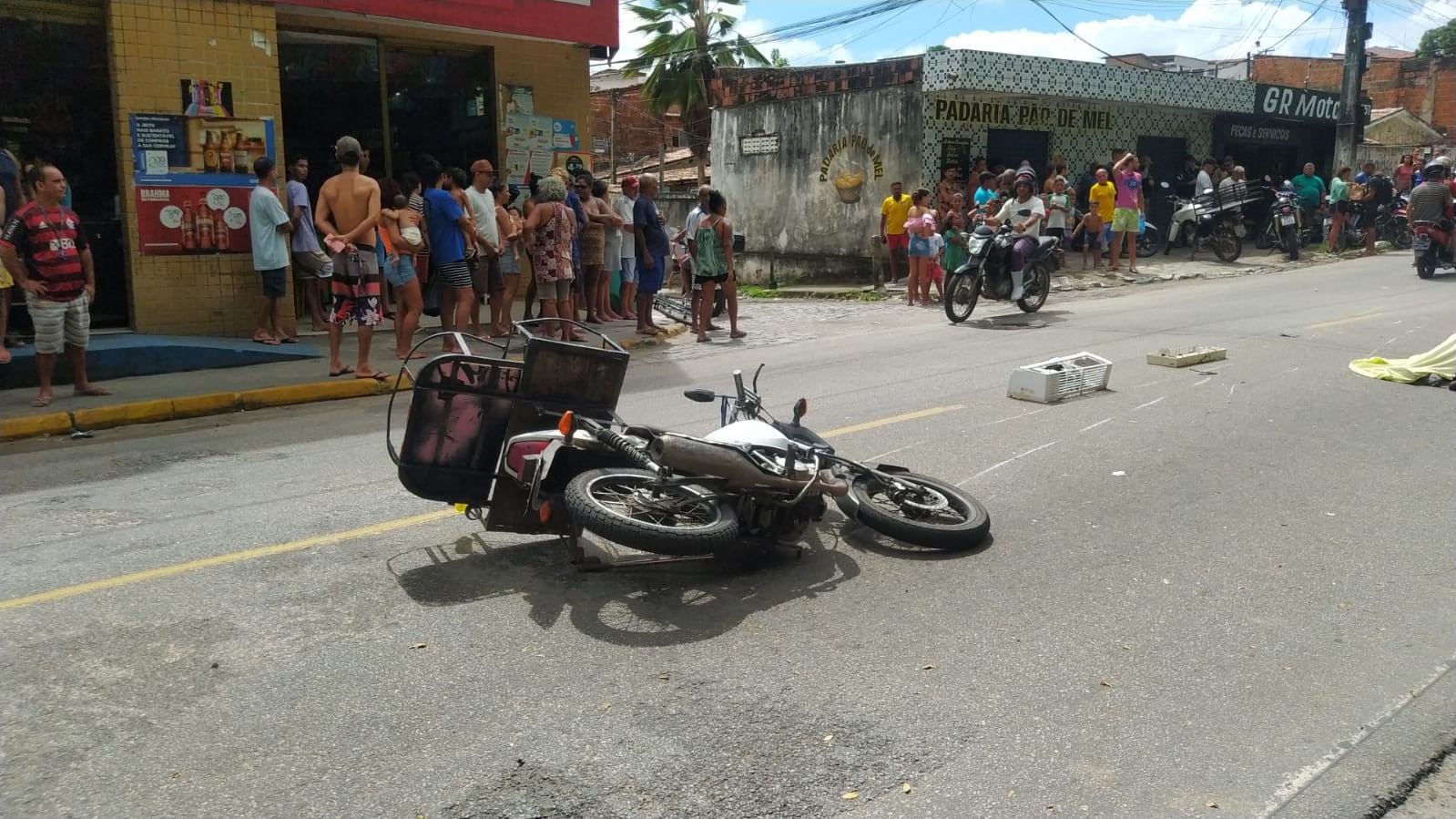 Entregador de gás morre em acidente envolvendo moto e carro, em João Pessoa