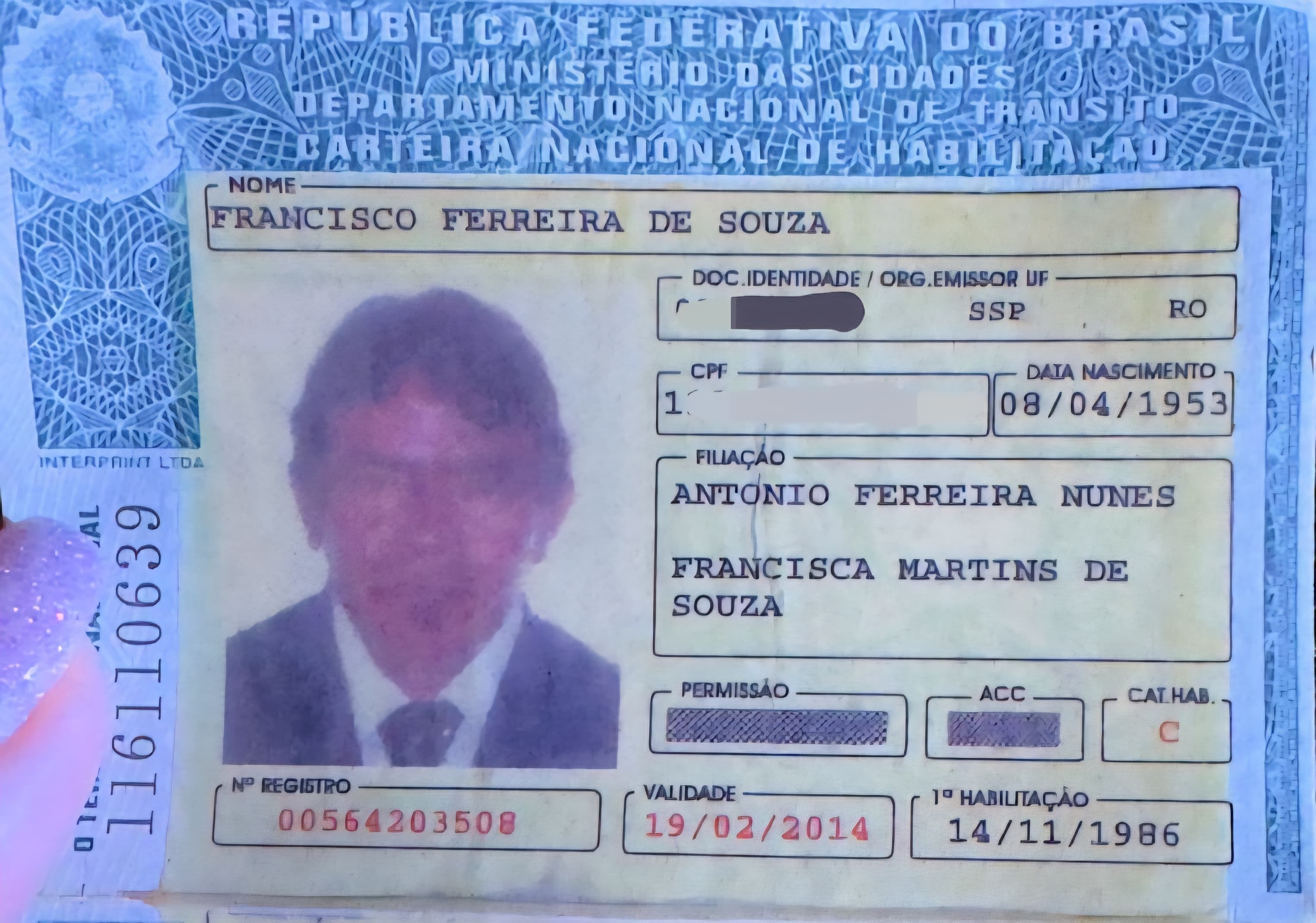 Homem morre esmagado por trator durante trabalho de manutenção na BR-364