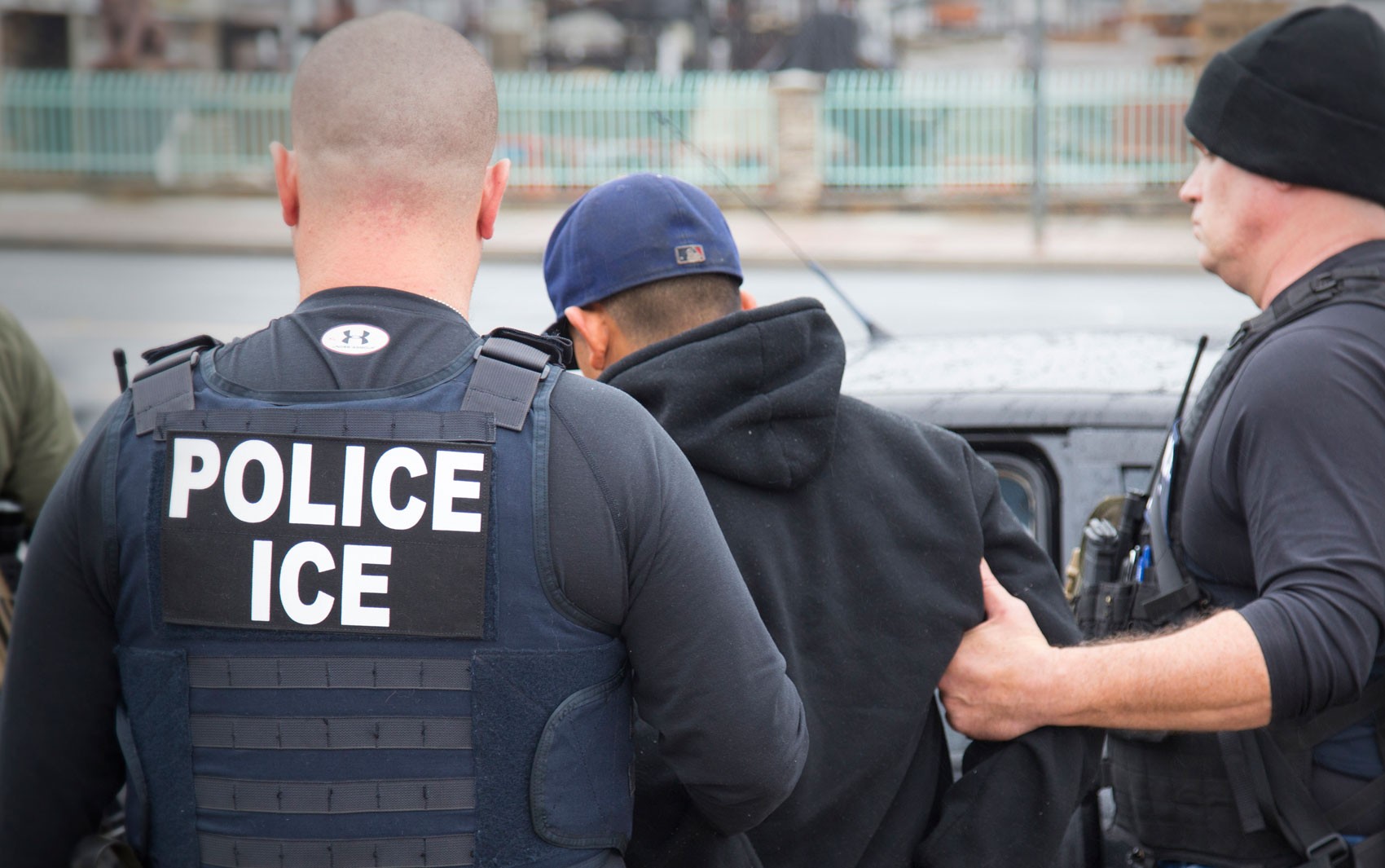 É #FAKE que a prefeitura de Chicago bloqueou a cidade com caminhões para impedir deportação de imigrantes ilegais