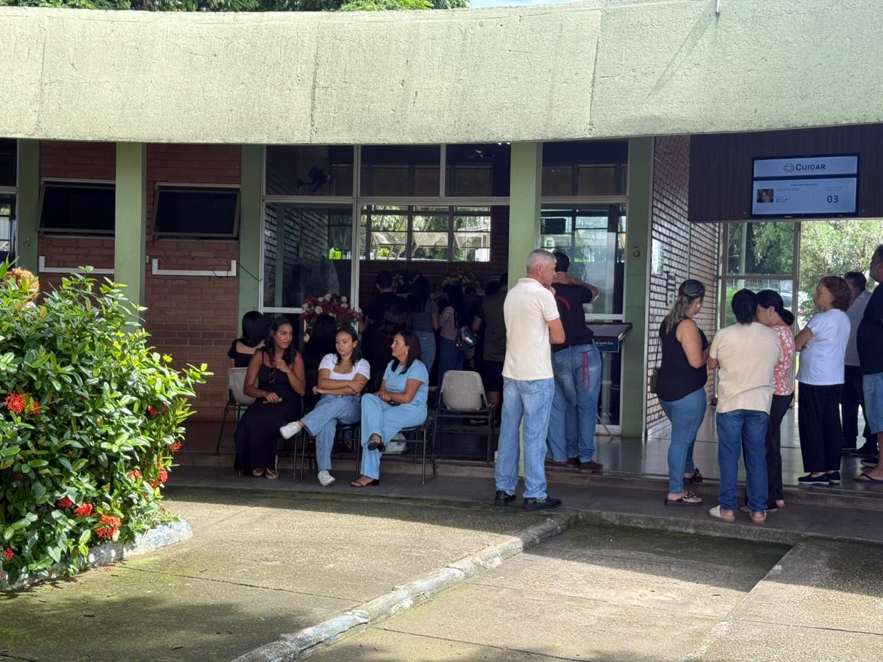 Jovem morta pelo namorado em Goiânia é sepultada em MG: 'Só quero justiça', diz mãe