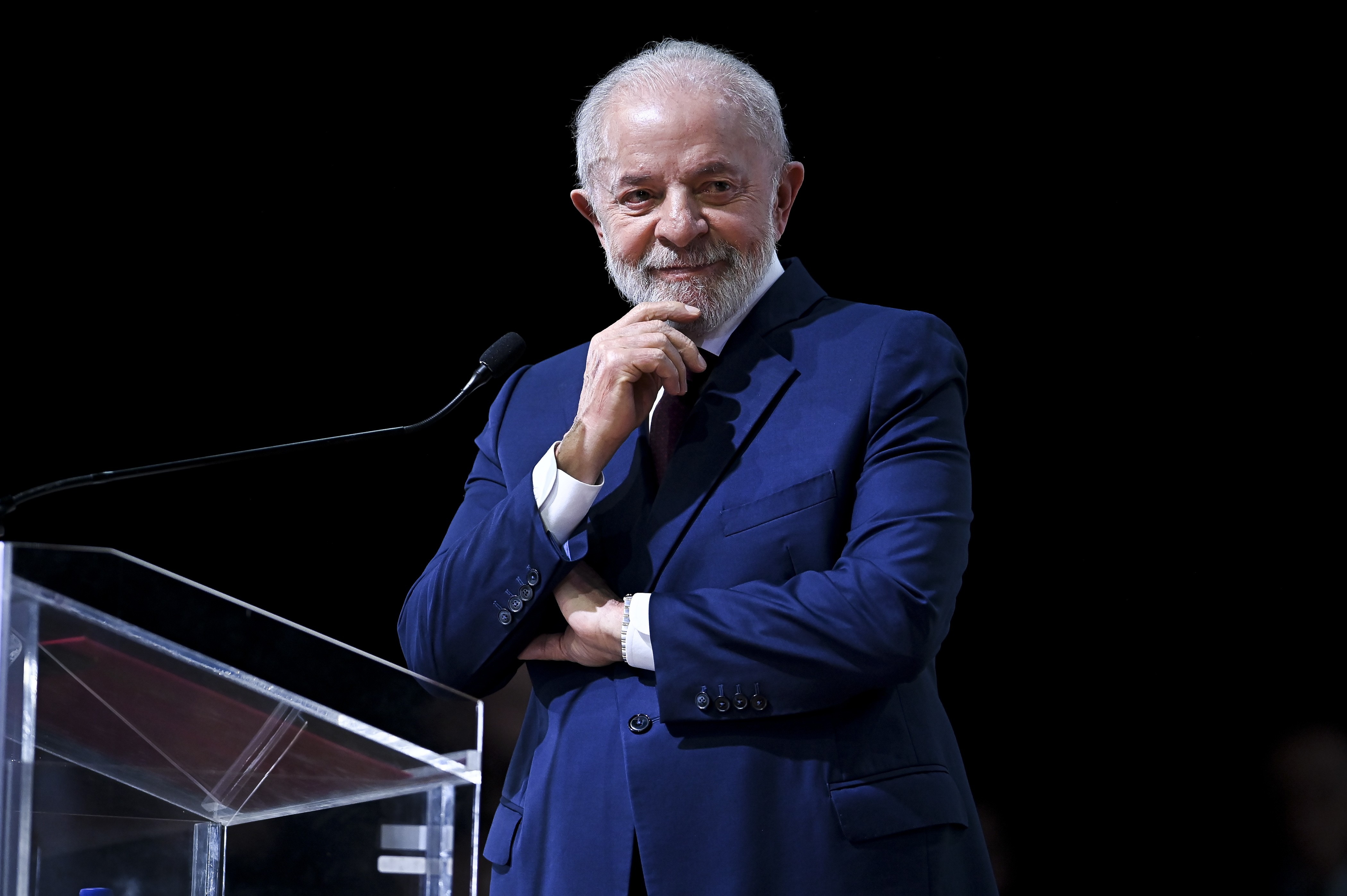 Datafolha: Lula venceria Bolsonaro se eleições presidenciais fossem hoje; presidente também ganharia de demais nomes da direita