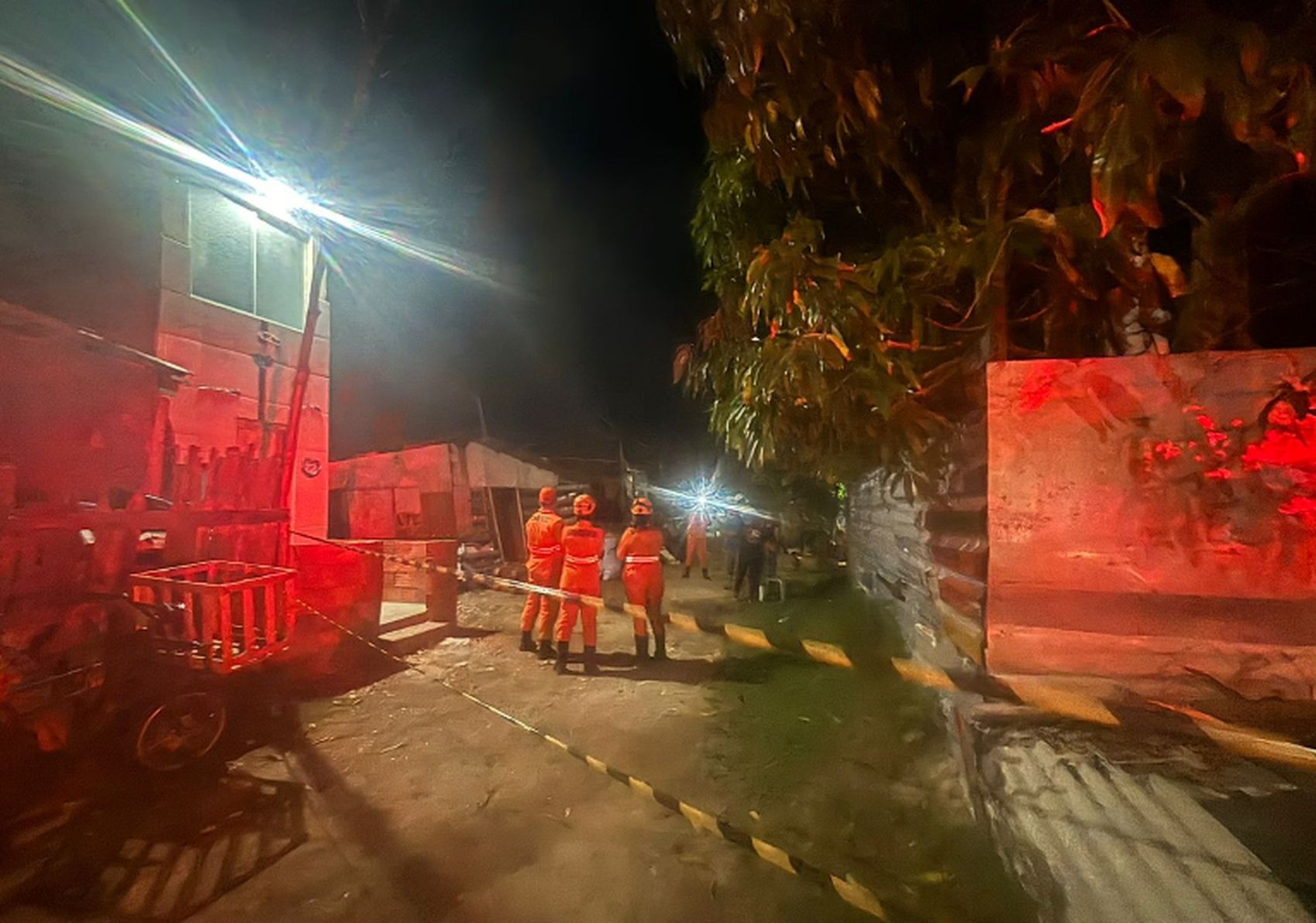 Casa desaba na Zona Norte de Aracaju