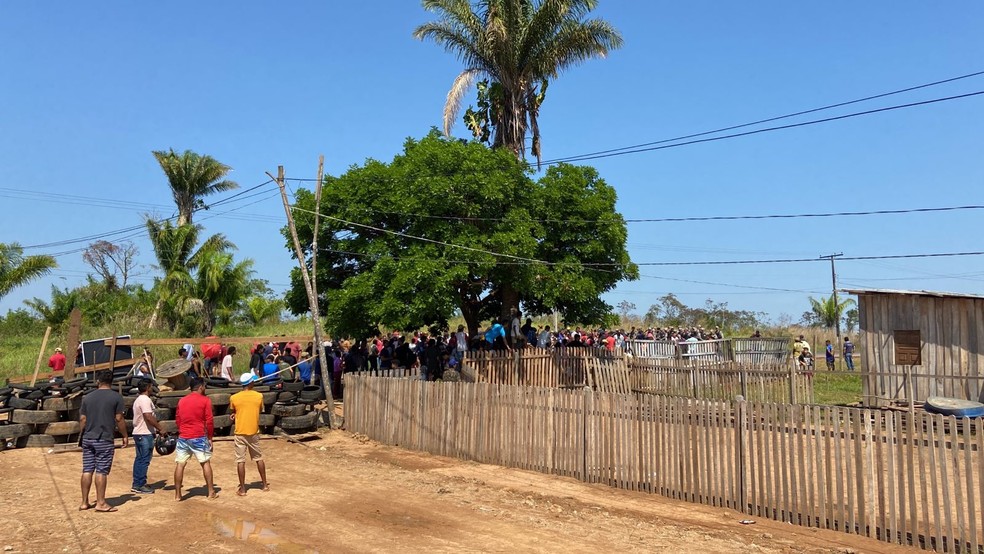 Polícia chega a área de invasão de Rio Branco para operação de reintegração de posse — Foto: Richard Lauriano/Rede Amazônica Acre