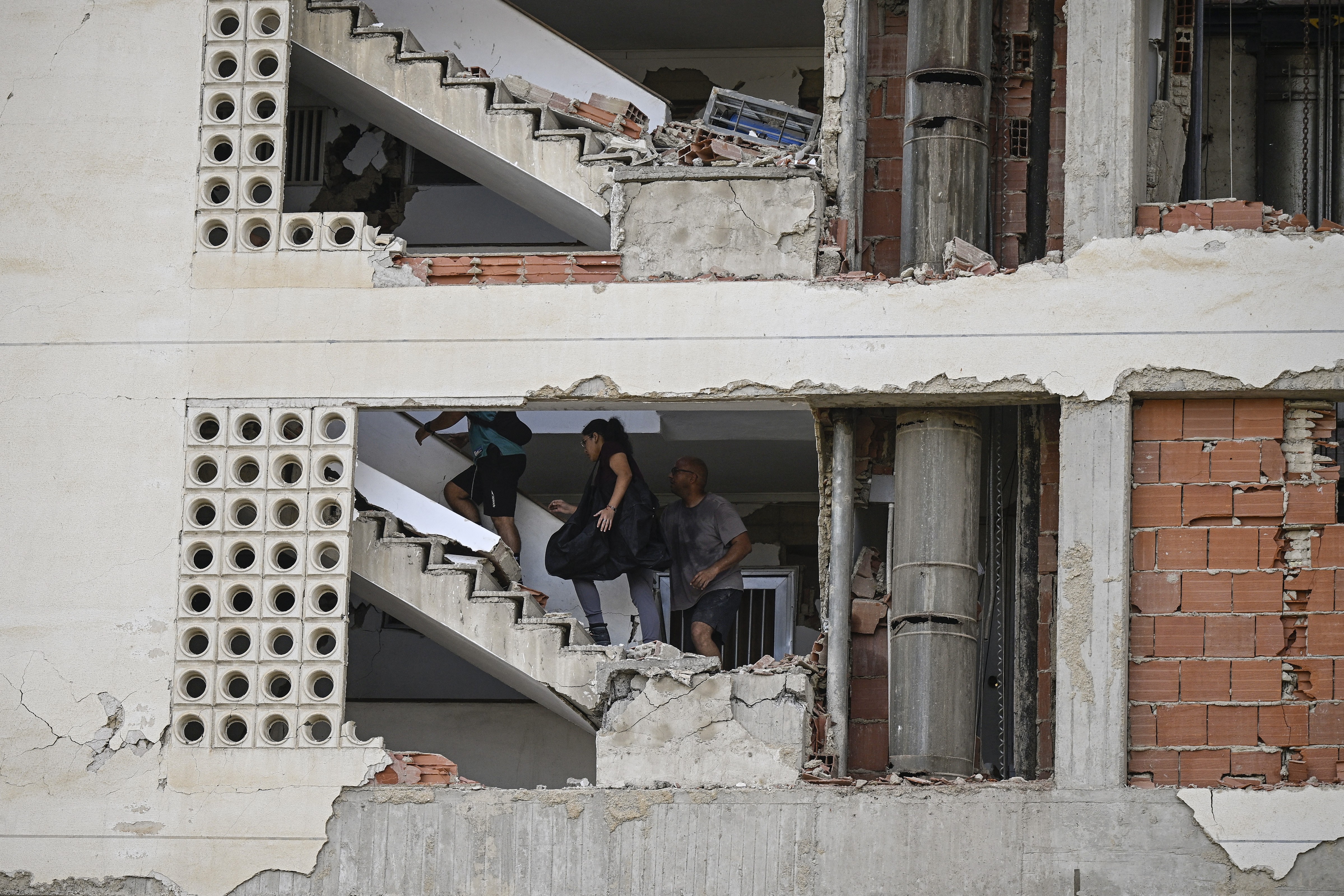 'Tudo desabou': Venezuela declara zona de desastre em cidade devastada pelo terremoto