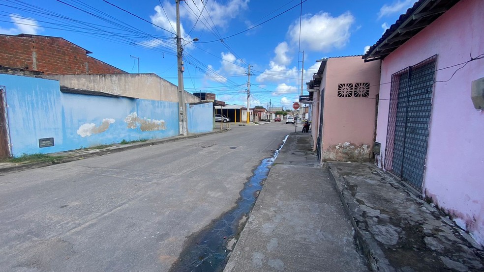 Casa onde corpo de mulher foi encontrado enterrado, na Zona Norte de Natal — Foto: Francielly Medeiros/Inter TV Cabugi