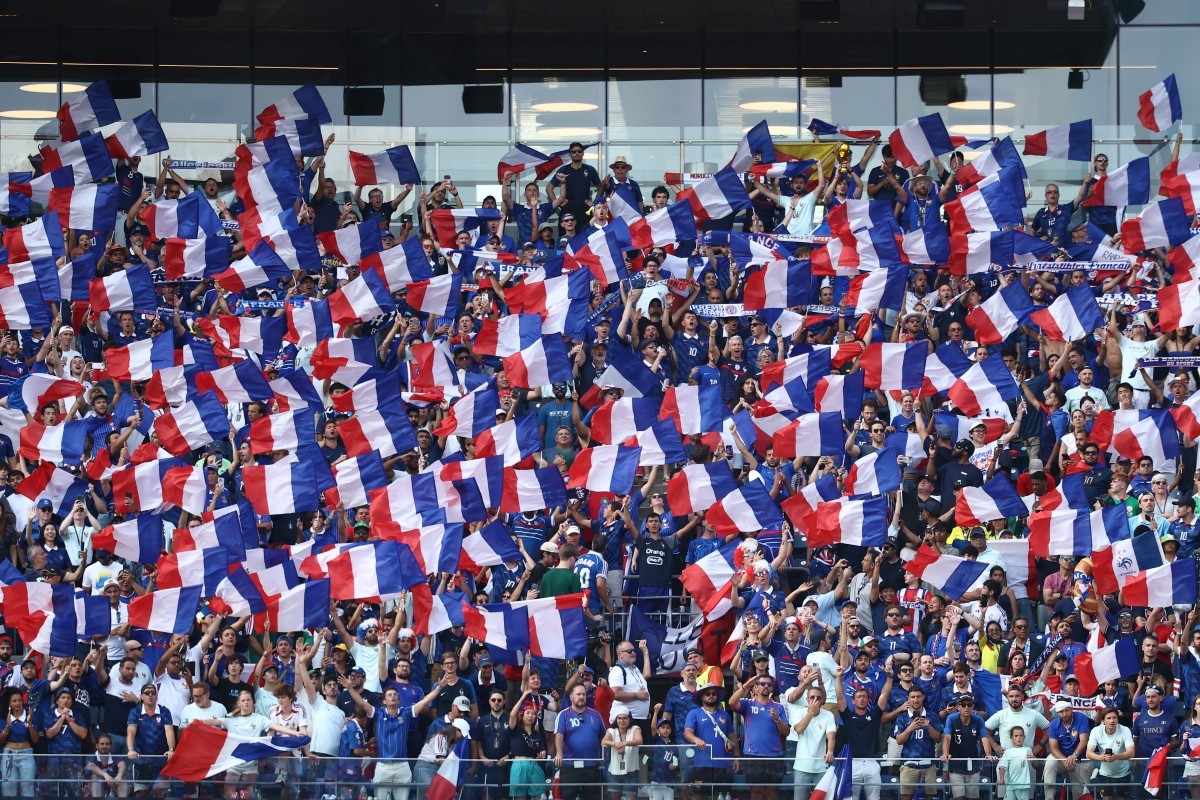 Adolescente morre em celebração da vitória da França na Copa do Mundo
