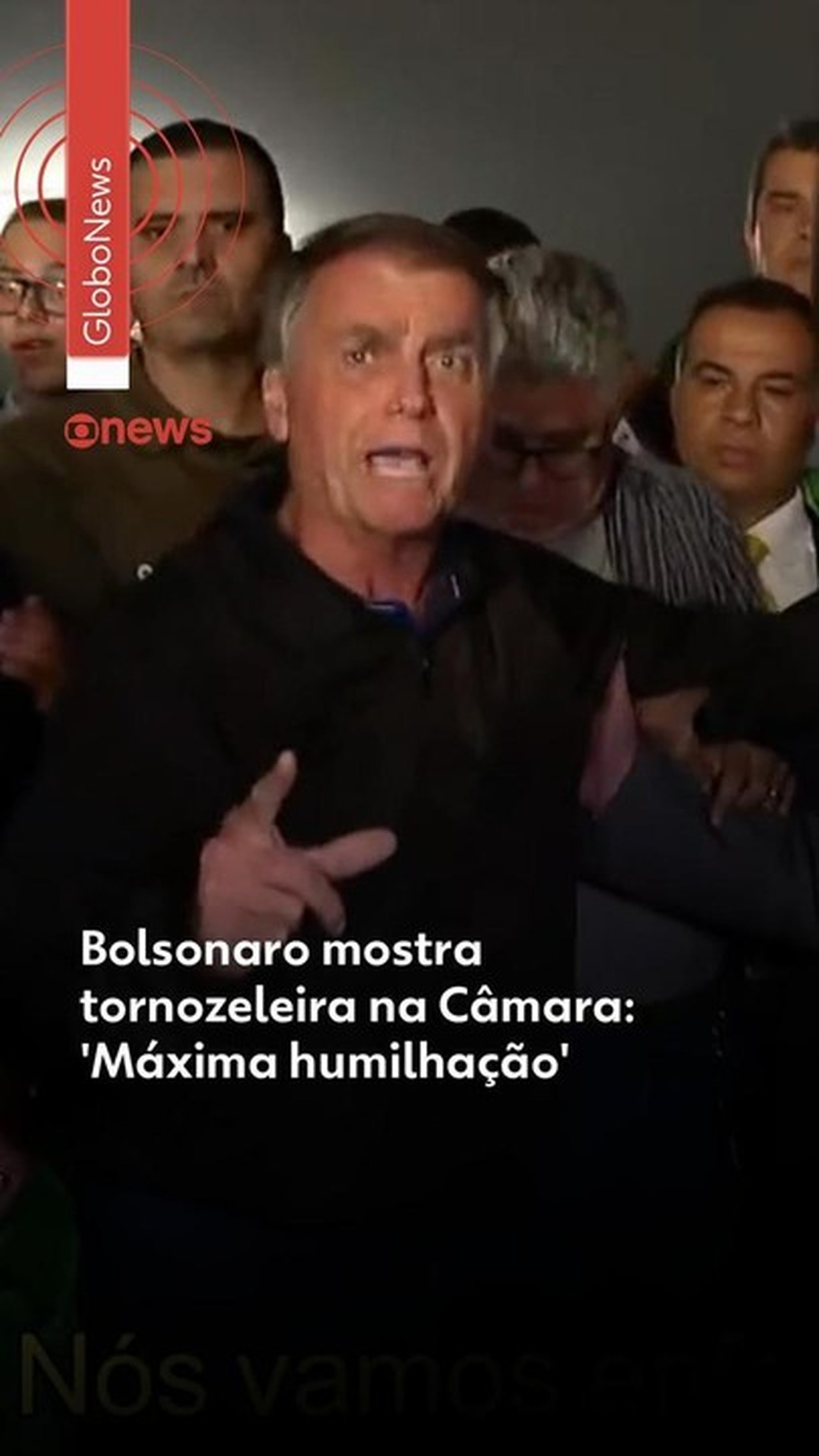 Moraes chama advogados de Bolsonaro para explicar postagens nas redes e alerta sobre prisão