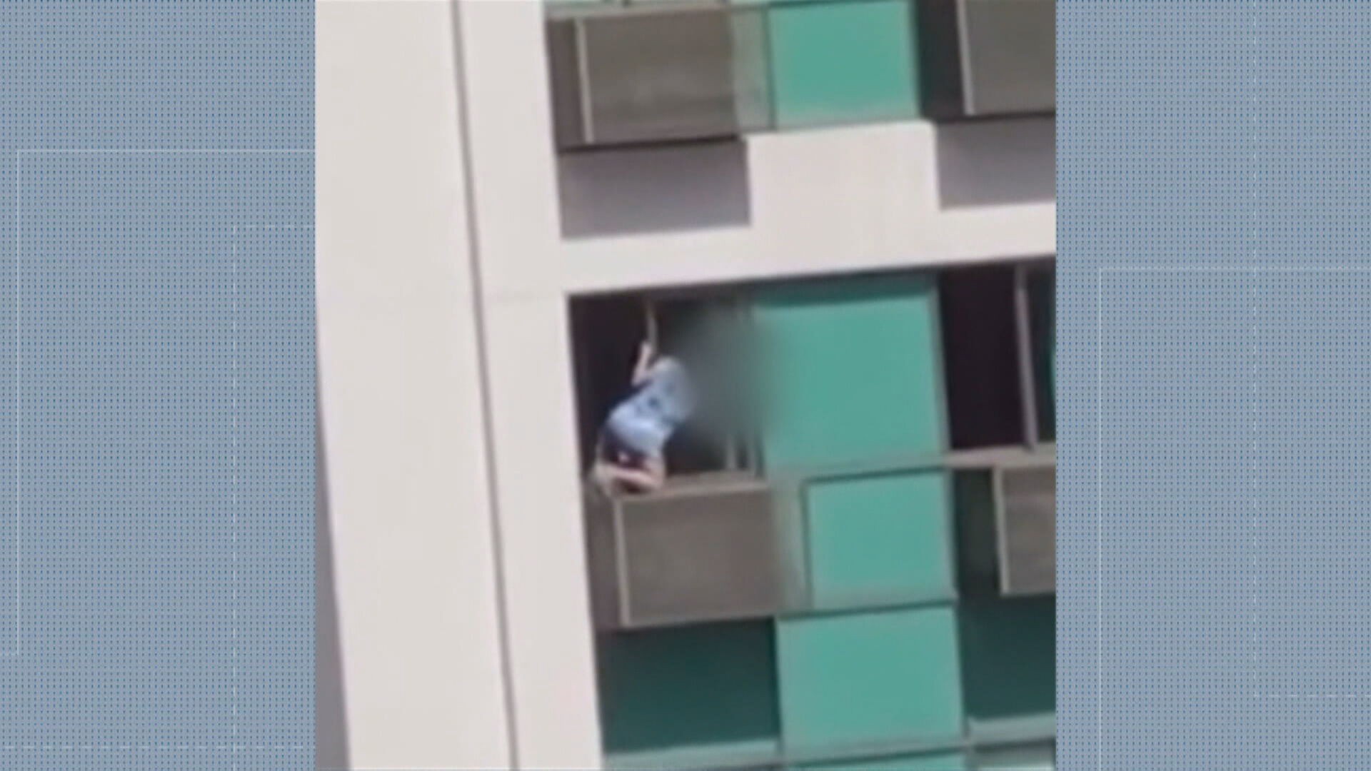 VÍDEO: mulheres se arriscam para limpar vidros de apartamentos em andares altos na Barra da Tijuca