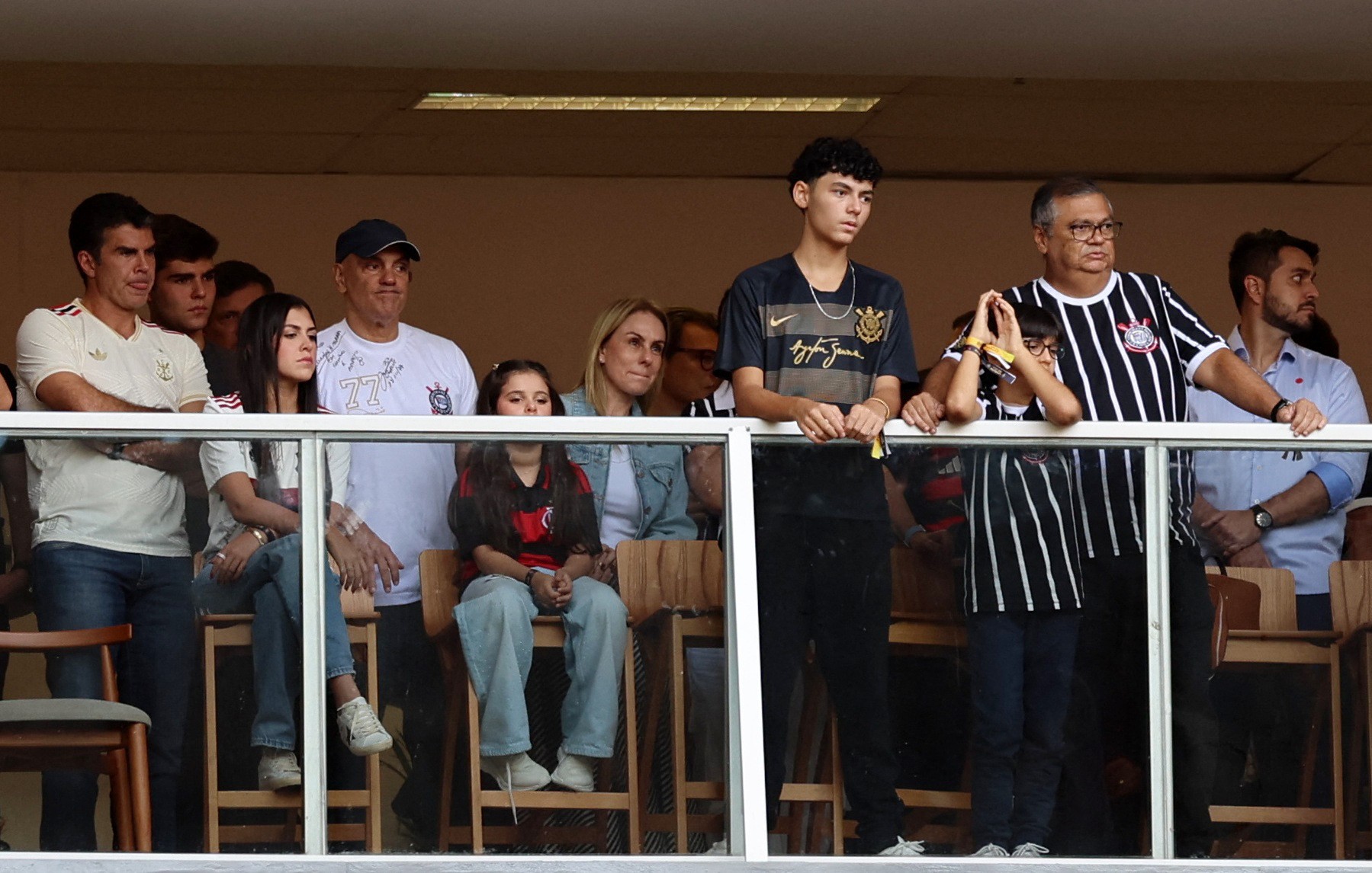 Ministros Alexandre de Moraes e Flávio Dino assistem a jogo entre Flamengo e Corinthians em Brasília